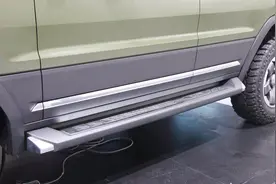 军工造出四驱柴油！12万就有小书包，带大梁杆，内饰如飞机座舱！视频封面