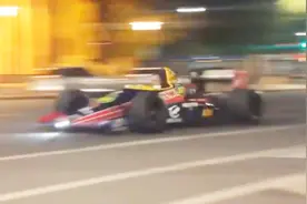 半夜遇上F1赛车街上乱飙 吓得我宵夜钱都忘付了！视频封面