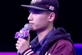 100女生中有90要求男生删除异性好友吗？看看这个男生怎么选择！视频封面