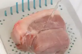 用热水洗肉会导致营养流失吗？