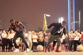 两位机械舞大师街头即兴逆天表演视频封面
