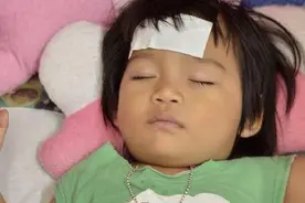 孩子发烧超过38°，学会这个方法轻松退烧，绝不反复！