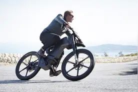 17万元的超级自行车，采用军工材料，时速可达70km/h视频封面