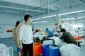 天上九头鸟地下湖北佬，服装厂老板挖车工致服装厂倒闭视频封面