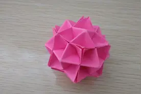 全身长满尖刺的刺猬花，用彩纸就可以轻松做出，手工折纸教程图片