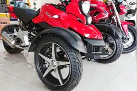 吉利“倒骑驴”正式开卖，售价比车还拉风，又是一场价格战！视频封面