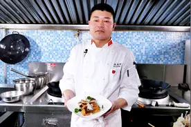 楚菜大厨教你做正宗香煎糍粑鱼，不用油炸，简单美味家常菜！视频封面