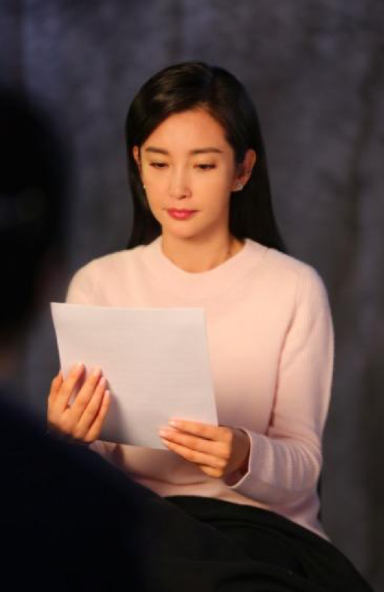 李冰冰这两年真的越来越美了，她是怎么越活越闪耀的？