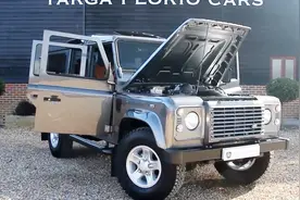 英国国宝级SUV,路虎卫士来袭,做工精良动力好,真是值100万