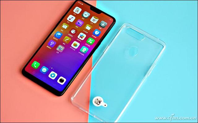 感受超视野全面屏的诱惑！OPPO R15评测体验