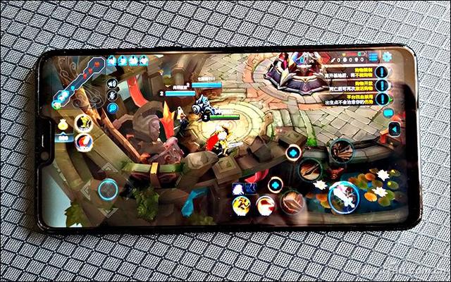 感受超视野全面屏的诱惑！OPPO R15评测体验