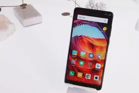 小米MIX 2S上手体验：四曲面陶瓷颜值出众视频封面