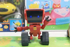 熊出没之奇幻空间coco机器人，会唱熊出没主题曲的coco小铁视频封面