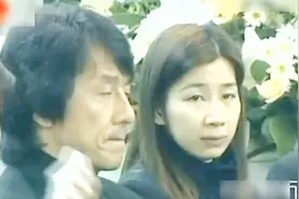 梅艳芳葬礼全程首曝出，成龙哭相太抢镜，看出感情视频封面