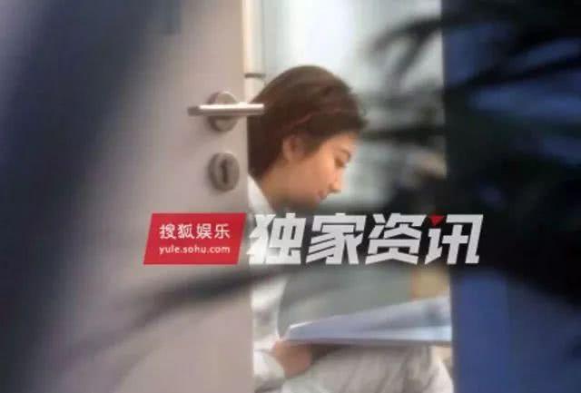 张继科景甜晒牵手照公布恋情！发糖这么久，终于变成明晃晃的狗粮