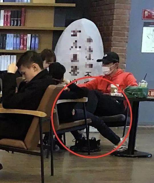 张继科景甜晒牵手照公布恋情！发糖这么久，终于变成明晃晃的狗粮