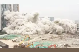 直击成都沙湾会展中心爆破 曾是当地最洋气建筑之一视频封面