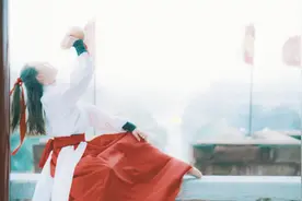 古风舞《离人愁》，端起酒，可愿与我执剑走天涯？视频封面