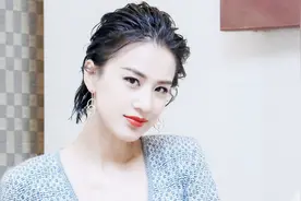 贫穷限制了我的想象，黄圣依家豪宅曝光，安迪是标准的霸道总裁！视频封面