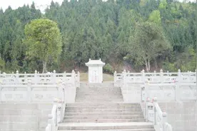 一代相术大师袁天罡，死后坟墓无人一人敢进，到底有何玄机？视频封面