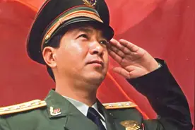 在这个个性十足的国家 三军敬礼方式竟然全都不同视频封面