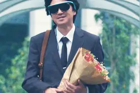 浙大团队发明黑科技眼镜：盲人过马路不愁，导盲犬即将失业视频封面