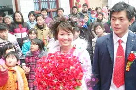 好消息！2018婚姻法新规：农村天价彩礼将终结，大龄单身狗有救了视频封面