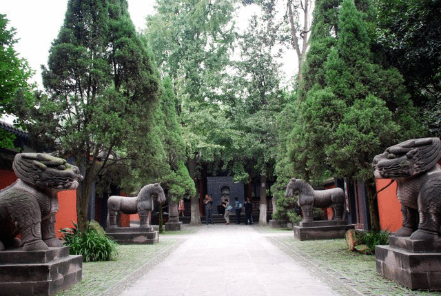 历代盗墓者为什么不盗刘备陵？传清朝时一农民锄地时意外挖开过