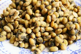 黄豆发霉千万别扔了，试试这种家常做法，比买的还要好，太好吃了