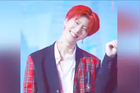 范丞丞变身红发美男 笑容灿烂阳光与范冰冰一样视频封面