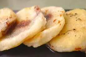 一碗糯米粉，一勺红糖，教你做外脆里糯的糖心糯米煎饼