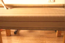 夏天到了，姑娘教你一招清洗竹席，干净卫生，用上一年也不怕视频封面