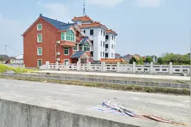 浙江嘉兴：安徽小伙实拍浙江农村自建房和安徽老家农村比相差30年