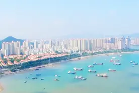 房价每平方5万的二线城市，直逼北上广深，经济发展却惨不忍赌！视频封面