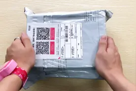 2100元买的华为Mate9开箱，打开箱子一瞬间：还要啥Mate10？视频封面