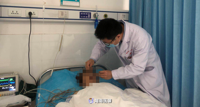 下列可能是牙源性角化囊肿