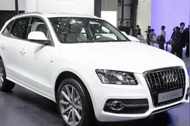奥迪全新Q5终于加长了，尺寸直逼宝马X5，哪怕是涨价也不愁销量视频封面