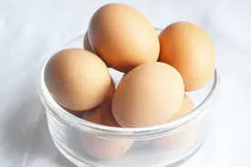 每天早上吃一个鸡蛋，孩子身体会有这3个变化，妈妈应该看一看