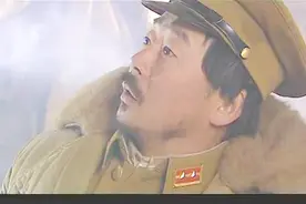 《烈火金刚》刁世贵见着八路，这手举的比贾队长都高视频封面