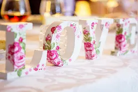 一首温馨，恩爱情侣歌曲《有你真好》，祝幸福美满，相伴到老！