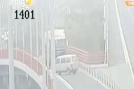 服务区出口逆行去加油 男子驾照被扣12分视频封面