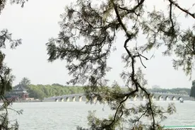 翟鸿燊讲座 翟鸿燊-国学之大智慧（仔细聆听国学的魅力）视频封面