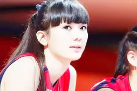 哈萨克斯坦国宝级女排队员，这颜值没得说，长腿小姐姐太漂亮了视频封面