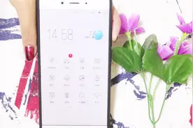 微信语音输入大家都知道，短信怎么实现语音输入呢？其实很简单！视频封面