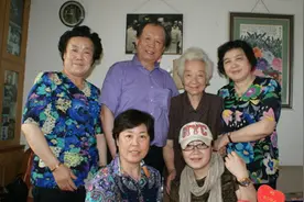 97岁于蓝近照曝光，丈夫是她永远的痛，儿子成导演与陈凯歌齐名！
