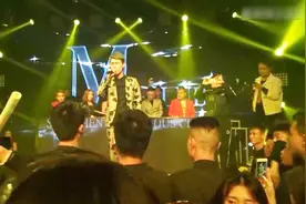 广东十年爱情故事原唱广东雨神在深圳演出啦！