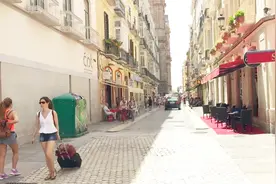 「Q」马拉加/西班牙 步行西班牙地中海太阳海岸城市马拉加