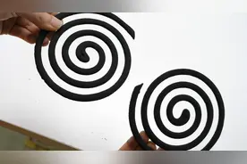 活了20年才知道，原来蚊香敲一下就能分开，再也不会掰断蚊香了视频封面