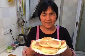 在家用平底锅做出美味的松饼，简单方便，我先收藏了视频封面