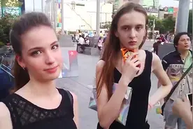 美国小伙在中国街头搭讪俄罗斯妹子，战斗妹子答复让小伙很没面子视频封面